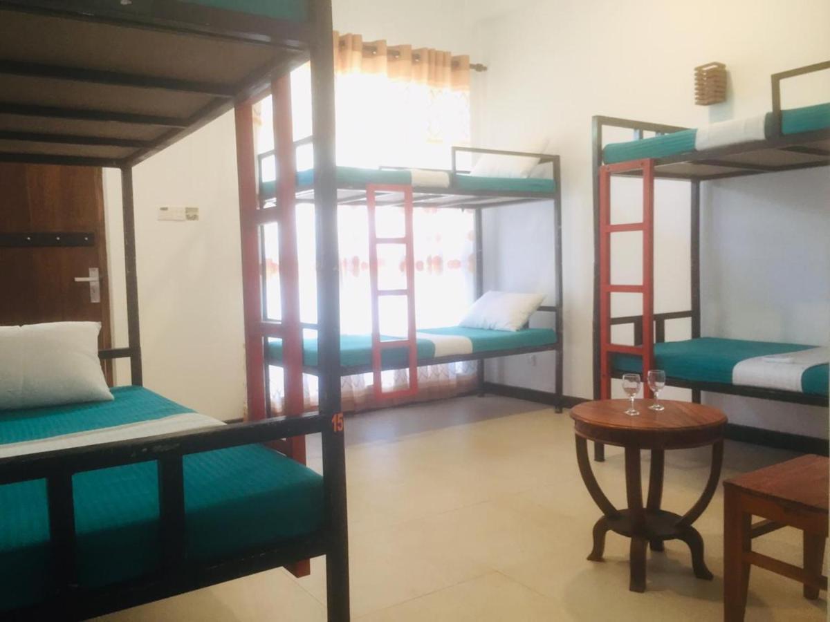 One More Night Hostel Sigiriya Exterior foto